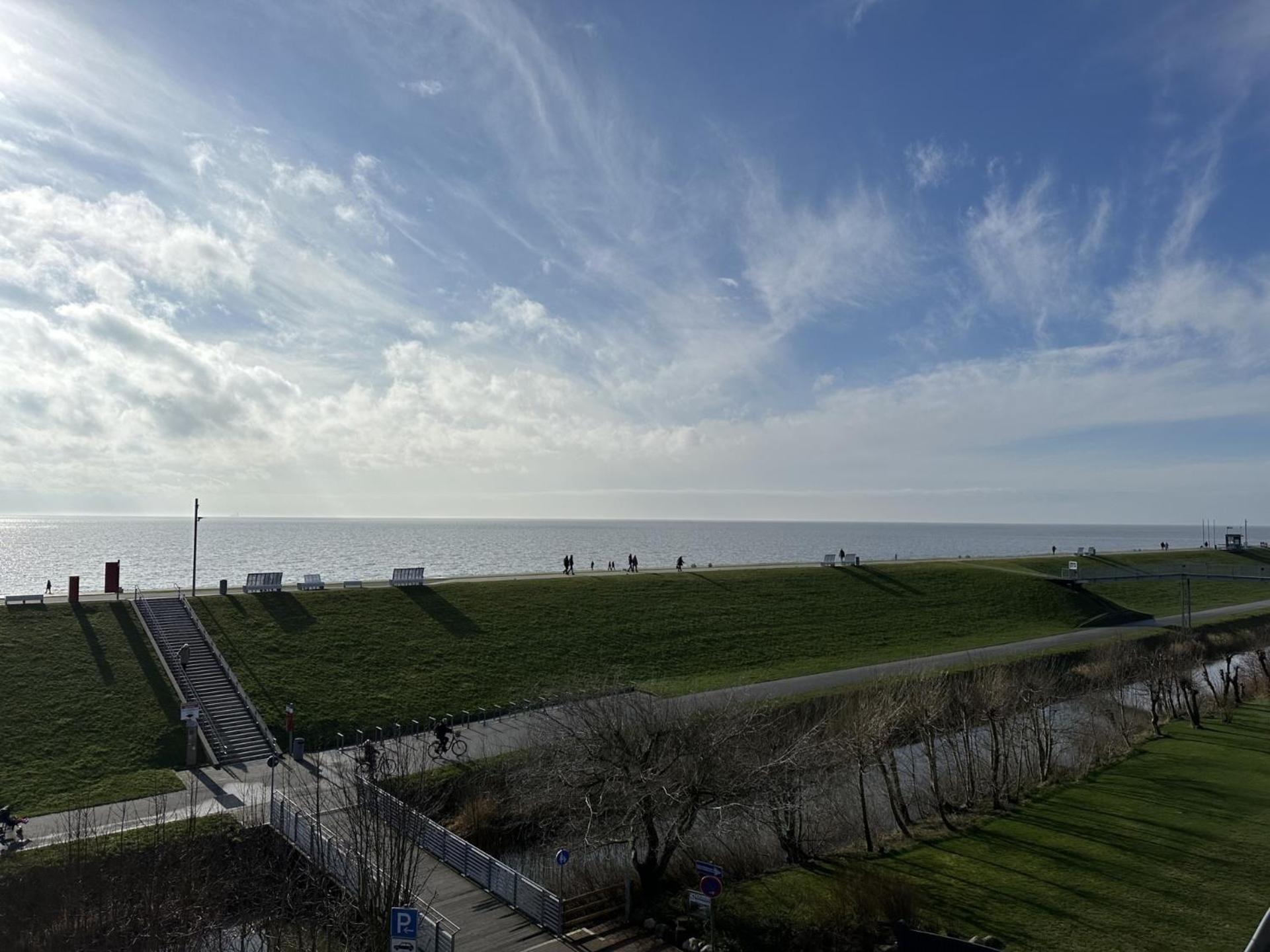 Doppelzimmer mit Balkon und Meerblick