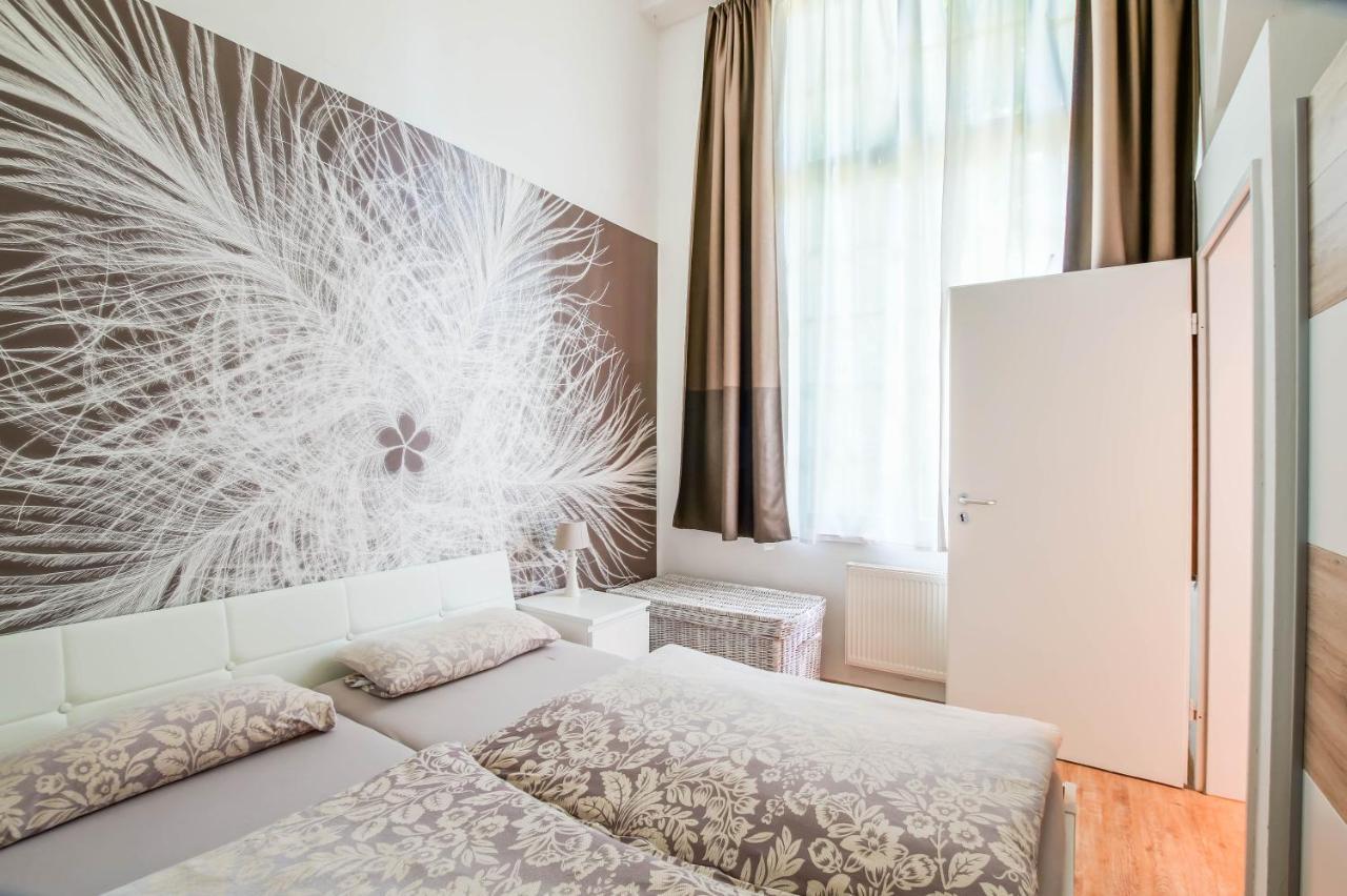 Double Room,1309936129:JPEG